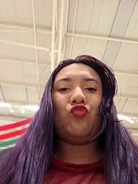 Snapshot of Blushing_Katy chatting on December 17, 2025, 12:05 am Blushing Katy online show from December 17, 2025, 12:05 am