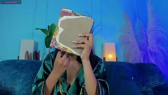 Snapshot of Elizabeth_VonSweet chatting on December 15, 2025, 8:02 pm Elizabeth VonSweet online show from December 15, 2025, 8:02 pm