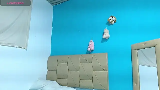 Stefanny Taylor  online show from January 28, 2025, 1:39 am