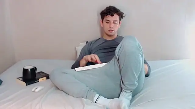 Snapshot of Elio555 chatting on March 2, 2025, 6:16 am Elio555 online show from March 2, 2025, 6:16 am