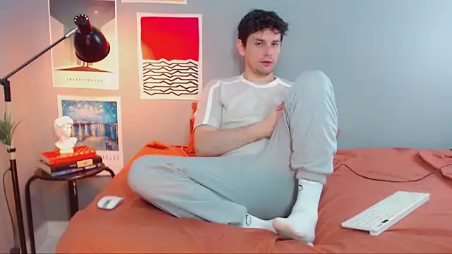 Snapshot of Elio555 chatting on September 13, 2025, 1:00 pm Elio555 online show from September 13, 2025, 1:00 pm