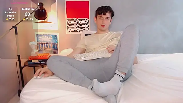 Snapshot of Elio555 chatting on October 31, 2025, 1:17 am Elio555 online show from October 31, 2025, 1:17 am