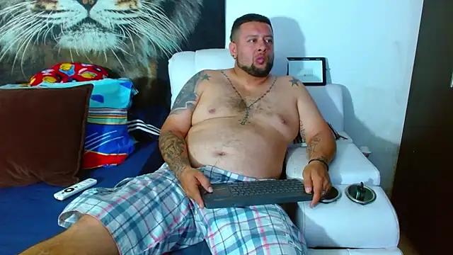 Michaell Myerss  online show from November 5, 2025, 12:27 pm