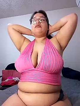 Snapshot of Angiee2001 chatting on February 6, 2025, 1:49 am Angiee2001 online show from February 6, 2025, 1:49 am