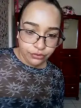 Snapshot of Angiee2001 chatting on March 18, 2025, 4:59 pm Angiee2001 online show from March 18, 2025, 4:59 pm