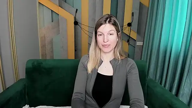 EmilyWalkeri online show from April 3, 2026, 7:06 am