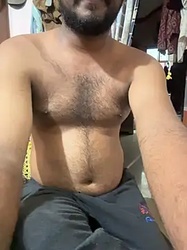 mallucutee online show from November 28, 2025, 2:42 pm