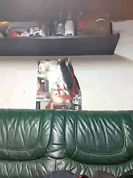 Snapshot of Rejtelmesest chatting on January 5, 2025, 7:49 pm Rejtelmesest online show from January 5, 2025, 7:49 pm