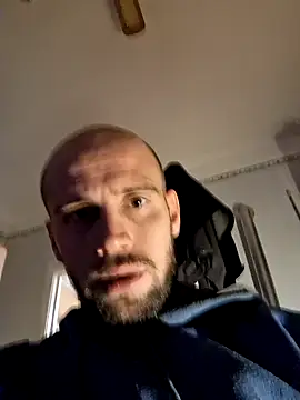 Snapshot of Rejtelmesest chatting on February 10, 2025, 7:28 pm Rejtelmesest online show from February 10, 2025, 7:28 pm