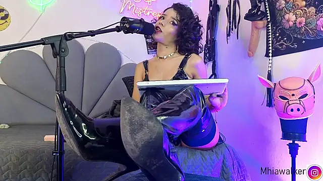 MhiaCorleone online show from November 22, 2025, 8:46 am