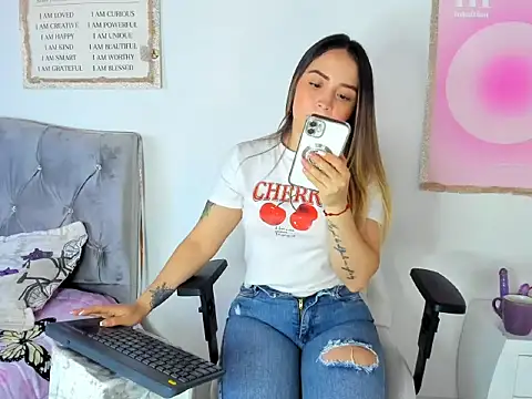 cindy love2 online show from November 25, 2025, 12:38 pm