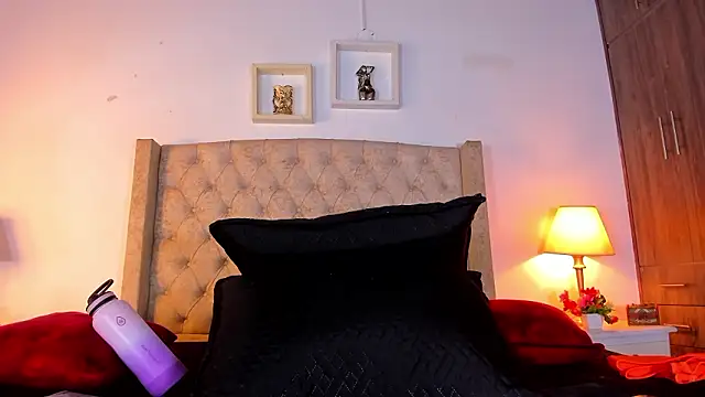 allisson m online show from March 9, 2026, 12:09 pm