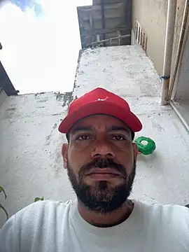 Snapshot of rich0431 chatting on November 9, 2025, 7:34 pm rich0431 online show from November 9, 2025, 7:34 pm