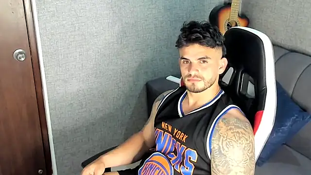 Ricardogo19 online show from October 18, 2025, 10:54 pm