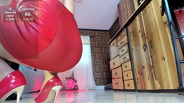 Cristina Vanegas631 online show from October 31, 2025, 9:38 pm