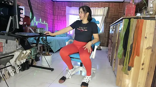 Cristina Vanegas631 online show from February 7, 2026, 5:27 pm