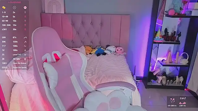 LoaLuxury online show from February 13, 2026, 5:20 pm