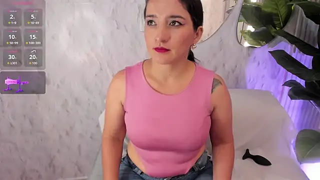 Emelyross  online show from October 17, 2025, 12:14 am