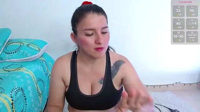 Emelyross  online show from March 25, 2026, 1:06 pm