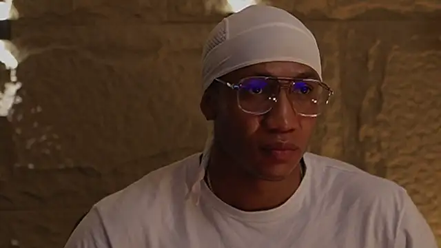 Logan Varela online show from November 25, 2025, 10:15 am