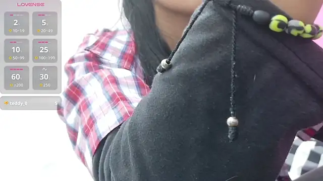 yourcuteneighbourr online show from November 6, 2025, 2:45 am