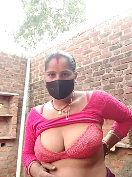 Snapshot of Hey_Ziya chatting on February 21, 2026, 10:16 am Hey Ziya online show from February 21, 2026, 10:16 am