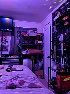 gurlnips online show from January 16, 2025, 11:27 pm