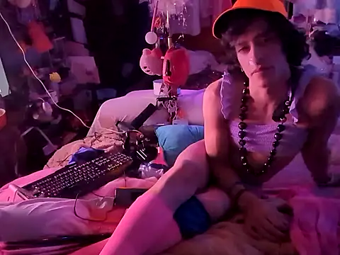 gurlnips online show from January 22, 2025, 2:14 pm
