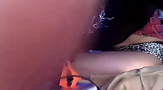 gurlnips online show from January 27, 2025, 12:26 pm