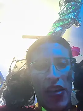 gurlnips online show from January 17, 2026, 3:39 pm