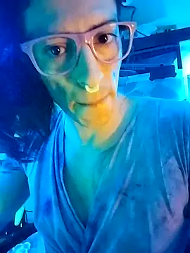 gurlnips online show from March 12, 2026, 10:32 am