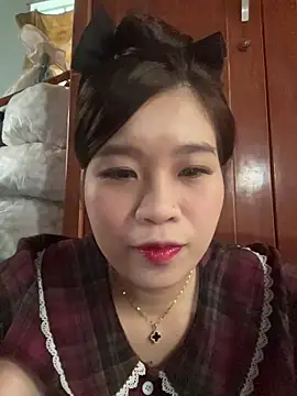 Snapshot of Bae1103 chatting on February 19, 2026, 4:19 am Bae1103 online show from February 19, 2026, 4:19 am