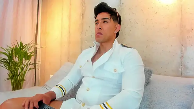 Snapshot of Alan_greek_1 chatting on January 21, 2025, 1:18 am Alan greek 1 online show from January 21, 2025, 1:18 am