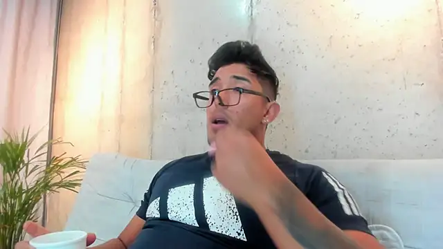 Snapshot of Alan_greek_1 chatting on February 22, 2025, 2:39 am Alan greek 1 online show from February 22, 2025, 2:39 am