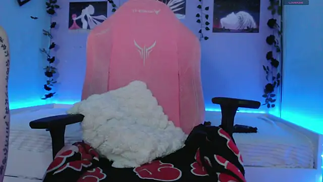 Snapshot of Scarlettsrorm chatting on March 23, 2025, 8:26 am Scarlettsrorm online show from March 23, 2025, 8:26 am