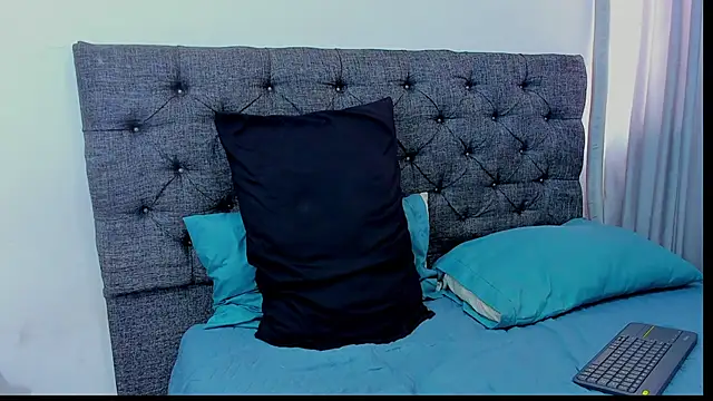 Snapshot of dominic_smith_ chatting on December 11, 2024, 6:42 pm dominic smith online show from December 11, 2024, 6:42 pm