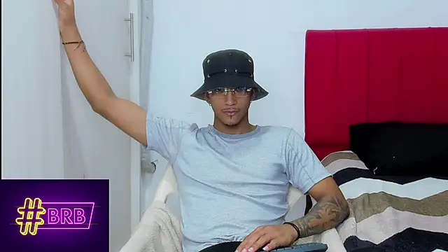 Snapshot of dominic_smith_ chatting on March 10, 2025, 3:56 am dominic smith online show from March 10, 2025, 3:56 am