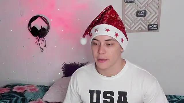 Snapshot of Alan_hadid1 chatting on December 8, 2024, 5:29 am Alan hadid1 online show from December 8, 2024, 5:29 am