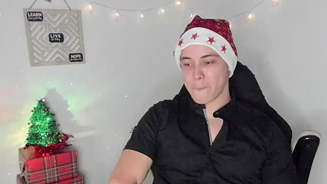 Snapshot of Alan_hadid1 chatting on December 17, 2024, 2:33 am Alan hadid1 online show from December 17, 2024, 2:33 am