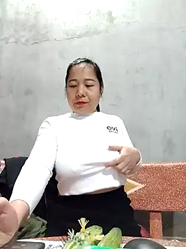 Queen 18200 online show from December 16, 2024, 2:47 am