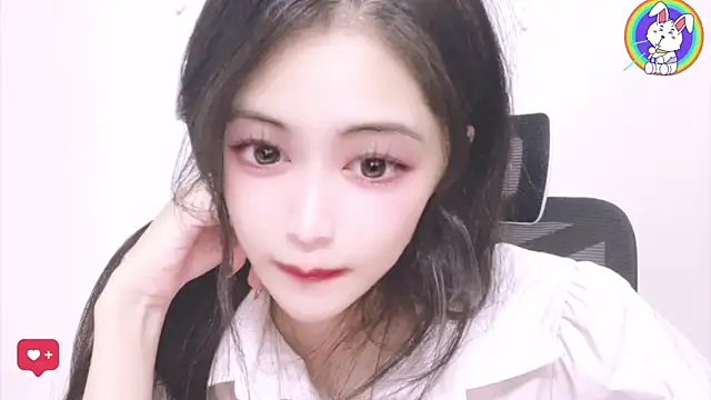 Snapshot of ---MIA--- chatting on September 19, 2025, 2:18 pm ---MIA--- online show from September 19, 2025, 2:18 pm