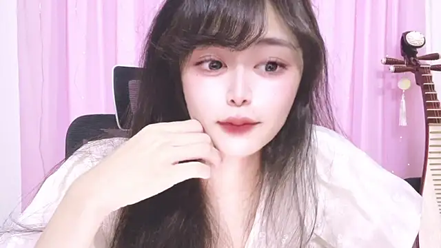 Snapshot of ---MIA--- chatting on October 16, 2025, 2:07 pm ---MIA--- online show from October 16, 2025, 2:07 pm