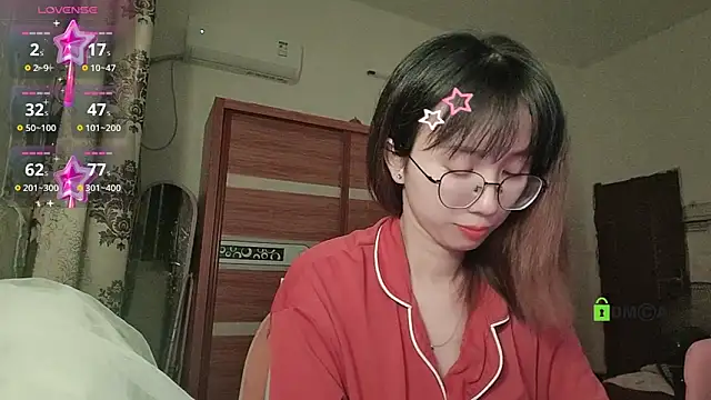 Lili 666 online show from November 14, 2025, 4:38 pm