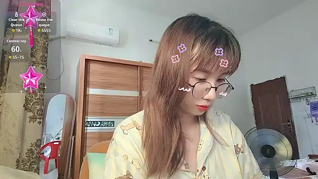 Lili 666 online show from June 2, 2026, 8:16 am