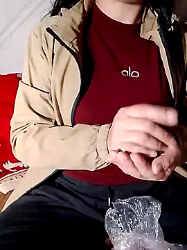 Snapshot of Hotpussy3ox chatting on February 6, 2026, 9:45 am Hotpussy3ox online show from February 6, 2026, 9:45 am