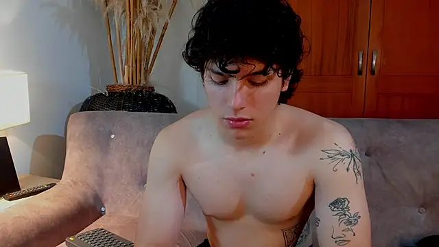 Snapshot of bravoboreal chatting on October 14, 2025, 7:47 pm bravoboreal online show from October 14, 2025, 7:47 pm