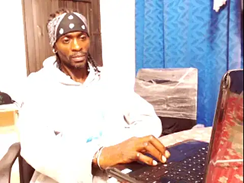 Snapshot of phillip-hot chatting on January 3, 2025, 6:44 am phillip-hot online show from January 3, 2025, 6:44 am