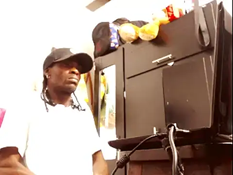 Snapshot of phillip-hot chatting on January 22, 2025, 4:23 pm phillip-hot online show from January 22, 2025, 4:23 pm