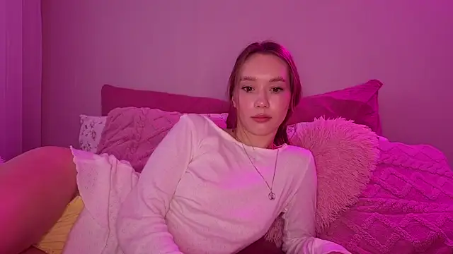 Snapshot of KateVon chatting on October 2, 2025, 1:29 pm KateVon online show from October 2, 2025, 1:29 pm