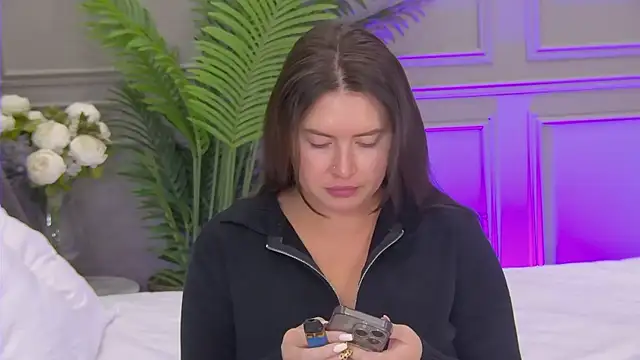 TrishaWinslet online show from October 5, 2025, 5:17 am